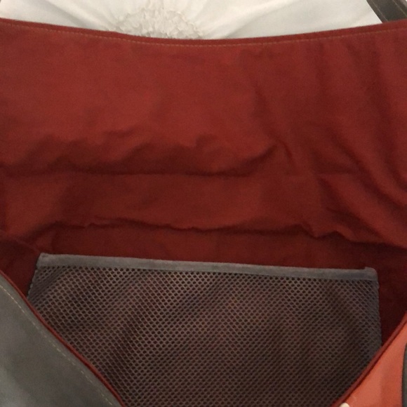 BRAND NEW METALLIC AND COLOR  BLOCK MESSENGER BAG - Picture 5 of 8